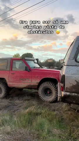 Obstáculo errado!😅🤣 #vaiprofycaramba #jipestt #passeiott #pistadeobstaculos #viral 