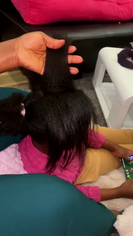 Electric hair straightener good for my 3c and 4c hair #hairstraightener #3chair #tiktokshop 