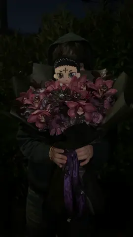 The head of the spiders  Chrollo Bouquet🕷️Ø Chrollo x Hxh Flower bouquet  Wreak Havoc 🌃🕷️ #chrollo #hxh #hunterxhunter #phantomtroupe #njflorist 