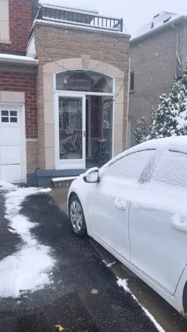 Second snow in 2025 canada ❄️ 🇨🇦 #canadasnowfall🇨🇦 #tiktokviral #fyp #worldwide #canadalife🇨🇦 