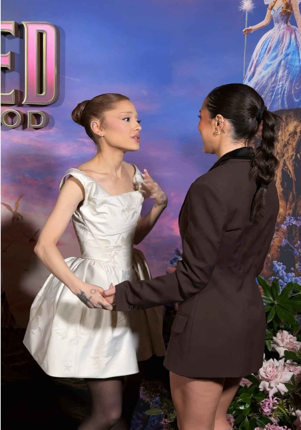 la amo @arianagrande 