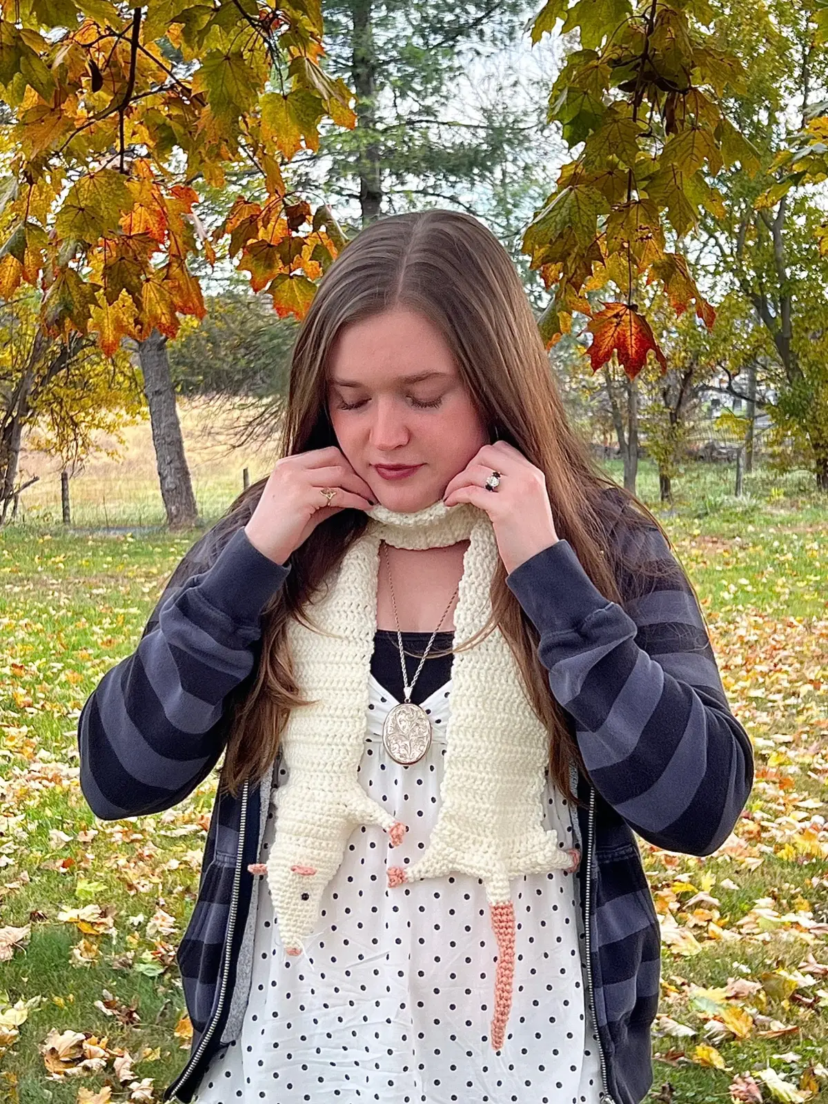 The crochet pattern for my rat scarf is on my Etsy! Link in my bio :) ♥️ #fiberart #crochet #crochetpattern #crochetersoftiktok #oddities 