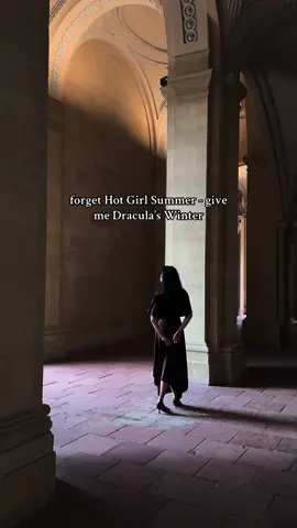 I’m still waiting for my vampire. 🥀 - - #dracula #baroque #goth #fy #aesthetic 