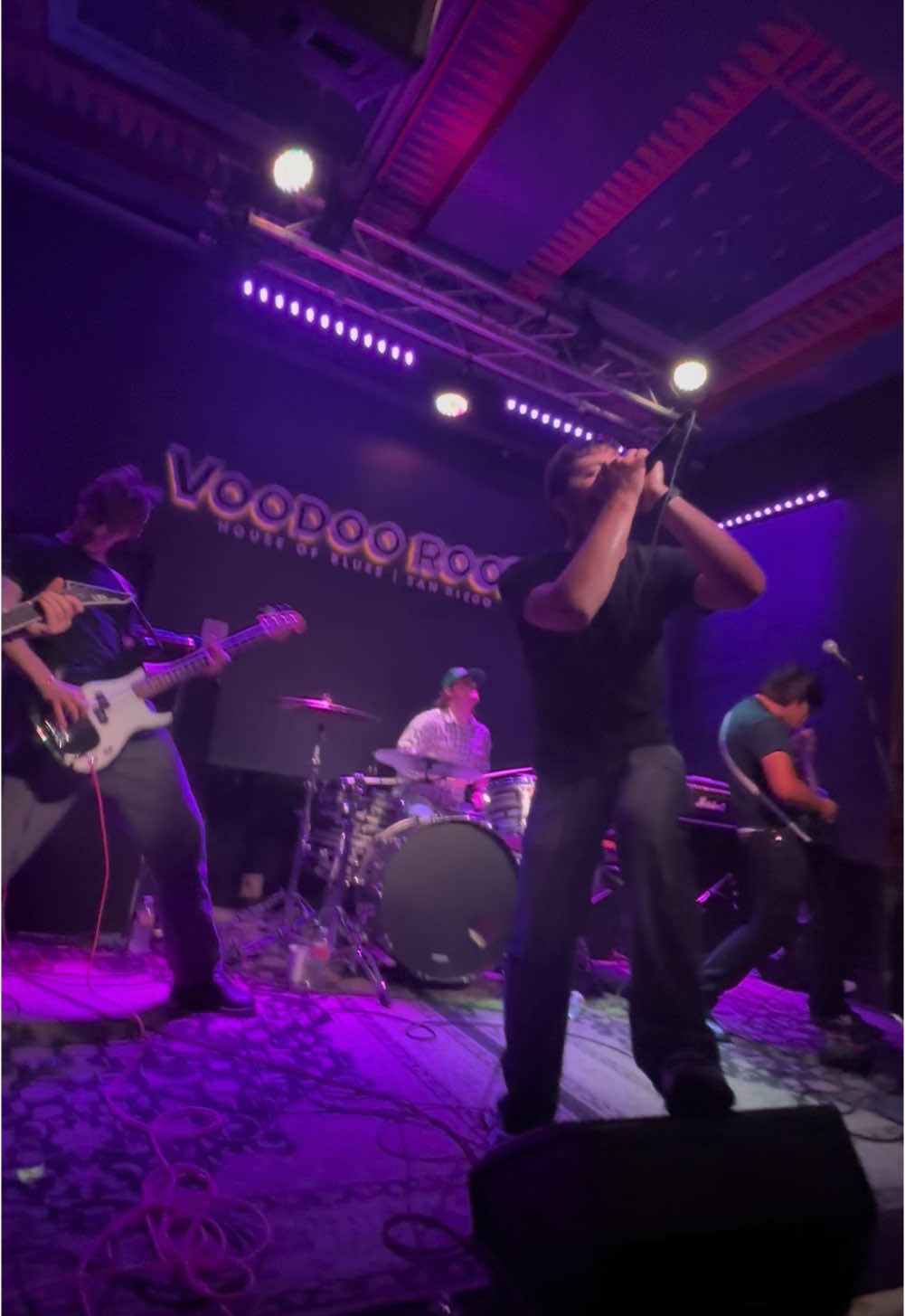 i promised the world - a pure expression (unreleased) live in san diego. such a banger set best band to see live. #ipromisedtheworld #sinema #iptw #emo 