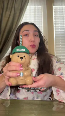 🧸 #bearista #bearcup #starbucks #starbucksholidaydrinks #hellokittycup 