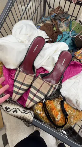 Meant for me!! #burberry #thriftfinds #binsfinds #thrifting 