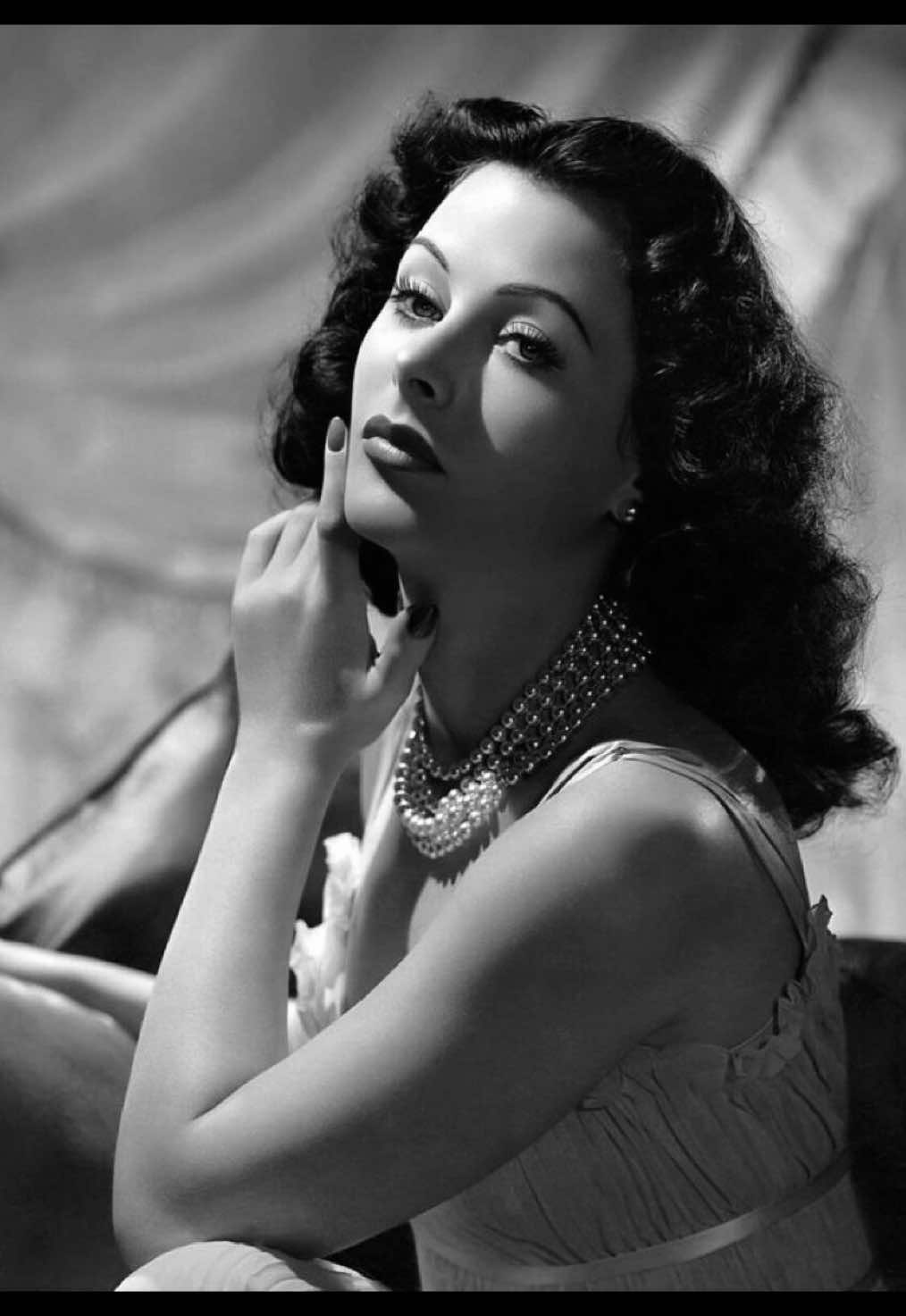 — hedy lamarr in ziegfeld girl (1941) happy heavenly birthday to the wonderful hedy lamarr !! wishing her the best 111th birthday ever 🤍🤍 ~ priscilla 🦢 tags: #40s #oldhollywood #fyp #vintage #hedylamarr 