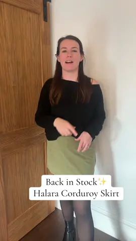 This skirt is so cute and perfect for the holiday season! #halara #halaraskirt #halaraeveryday #halaratiktokshop #fallfashion @Halara_official 