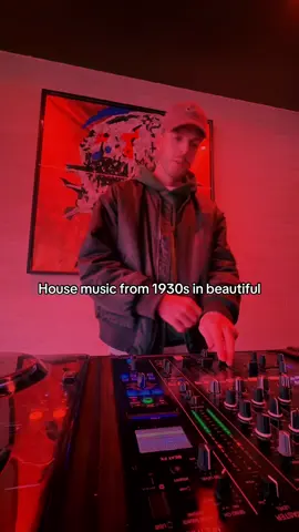 Let me know if you like this one in the comments 🔥 #yearboox #parisandrome #fyp #newmusic #vintagehouse 