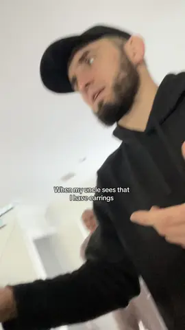 He made me take them off😭#UFC #islammakhachev #mma #wrestling 