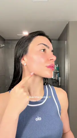 Gua Sha pra definir o contorno, reduzir o inchaço e sentir o rosto mais leve #guasha #skincare #guashafacial #skincareroutine