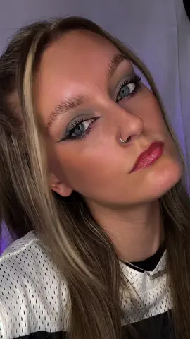 I got better🩶 #creatorsearchinsights #makeup #makeupchallenge 