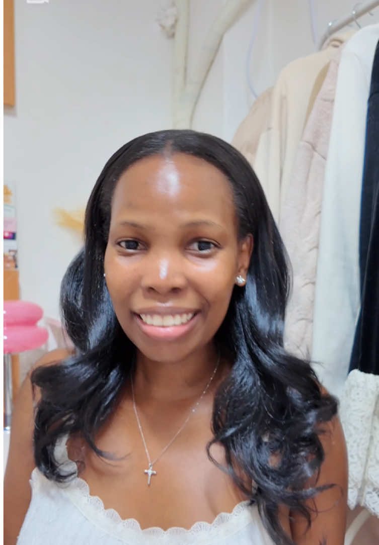 Lets get ready for Busanfashionweek together. Products used:  Moisturizer: @Mary&May Official intensive cream Primer:@elfcosmetics power grip Eyebrow concealor: @NYX Professional Makeup bare with me- fawn Foundation: elf halo glow- shade 6 Liquid blush:@Saie dew blush-spicy Concealor: @L.A. Girl Cosmetics pro conceal- fawn Powder blush- @SHEGLAM floral flush palette  Mascara-@Maybelline New York colossal waterproof Lip liner: maybelline lifter liner- cross the line Lip tint:@Rom&nd US juicy lasting tint-juju fig Lip gloss:@Pinate lip oil serum- red camellia Setting spray: so natural fixx spray  #bontlenawa #makeuptutorial #makeup 