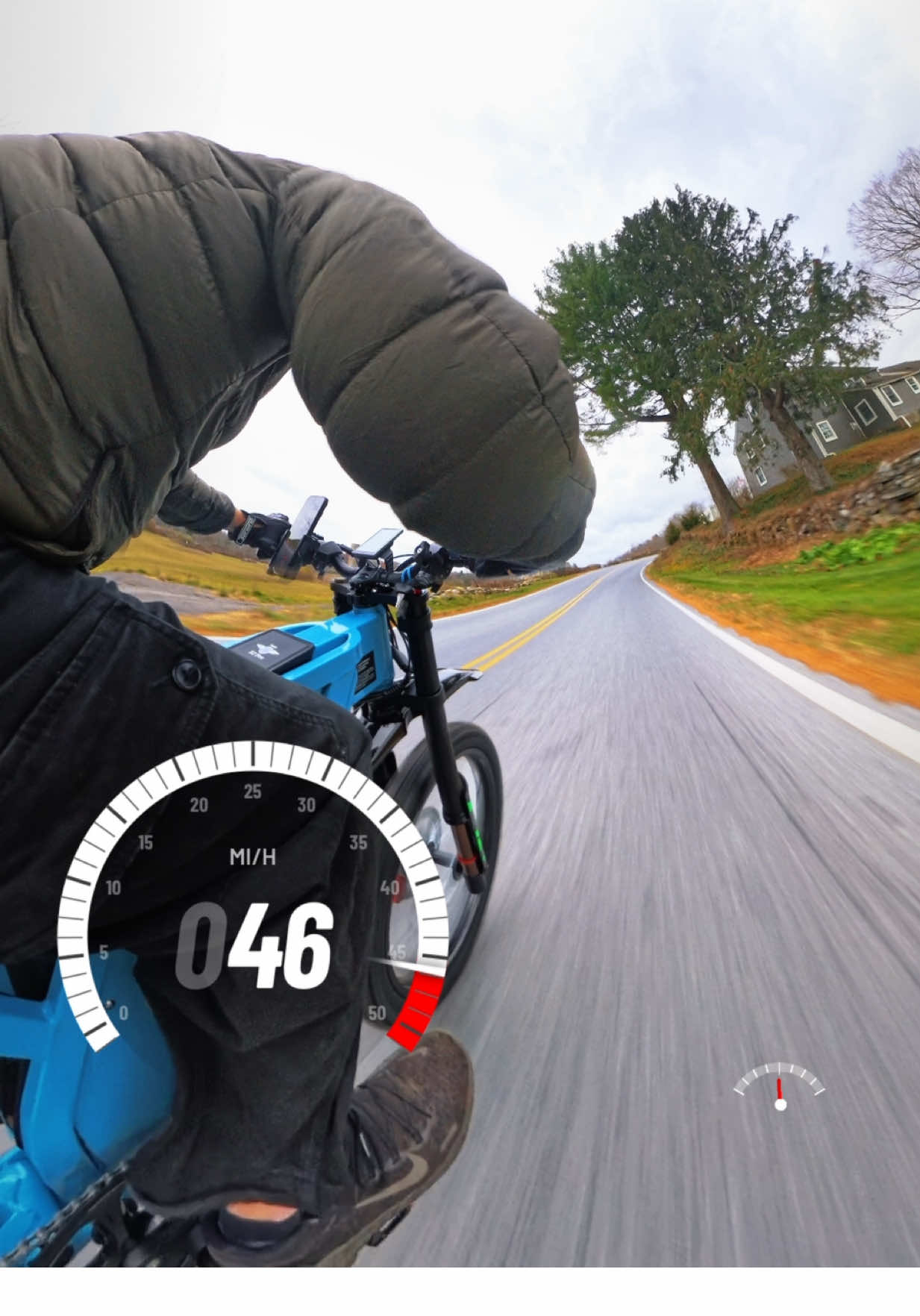 I was surprised how well this thing climbed really steep hills! It’s not only fast but it gets you up through the trails better than any other E bike I have ridden. Black Friday deals are already up in the TikTok shop check out all of our E bikes.  #dirtbike #freego #surron #ebike #gt73pro 