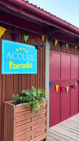 Vous aimez ce genre de vlog sans musique ou vous préférez avec une bande son ? 👀 @Sofiane Francine @Laurent Ournac  #actrice #tournage #campingparadis #vlogtournage #acteur