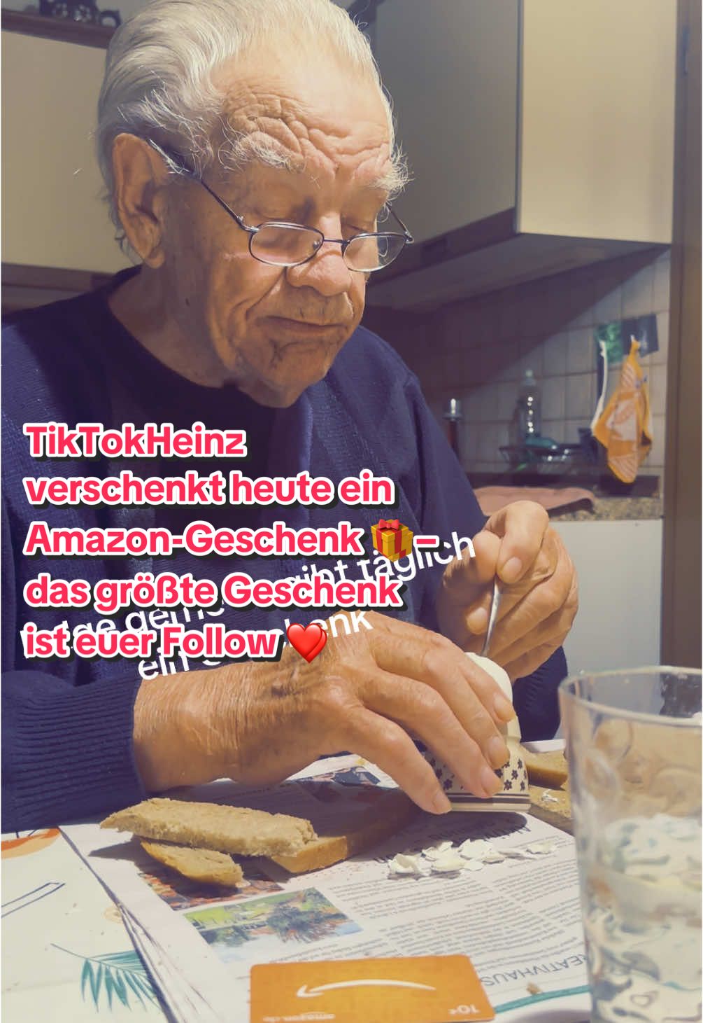 So Freunde, jetzt gibt’s euer Geschenk von heute 🎁 Heute gibt’s ein Amazon-Geschenk 🛒 Und wenn du mir auch eine Freude machen willst, dann folge mir gerne das ist das größte Geschenk ❤️ Euer TikTokHeinz mit 89 Jahren, mit Freude an TikTok und täglich einem Geschenk für euch 👴✨ #TikTokHeinz #HeinzMit89 #HeinzGeschenkDesTages #AmazonGeschenk #HeinzCommunity #HeinzMitHerz #HeinzTäglich #HeinzDankbar #HeinzLebtTikTok #HeinzFans #HeinzOpaPower #HeinzAuthentisch #HeinzGuteLaune #HeinzGeschenke #HeinzRealTalk #HeinzVideo #HeinzFreude #HeinzOpaMitHerz #HeinzTäglichGeschenk #HeinzAlltag #Geschenkidee #AmazonShopping #GeschenkFürDich #HeinzLiebe #HeinzCommunityLove #HeinzPower #OpaContent #SeniorenTikTok #LebensfreudePur #HeinzFansGermany #DeutschlandTikTok #ÖsterreichTikTok #SchweizTikTok #MallorcaVibes #HeinzPositiv #DACHCommunity #HeinzLebensfreude #HeinzFansLiebe #HeinzAuthentischBleiben #HeinzUndCommunity #HeinzRealLife #HeinzMenschlich #HeinzHerzlich #HeinzGuteNachtGeschenk #HeinzLächelt #HeinzMotivation #AmazonDeal #TikTokGermany #HeinzPowerMoment #HeinzMitFreude #tiktokinked @TikTokInked #voucher #geschenk #spotify #lieferando #amazon #google #googlepay #nintendo #nintendoswitch #Minecraft #playstation #robloxfyp #fortneit #dm #rossmann #apple #xbox #gamepass #stream #leagueoflegends #total #esso 