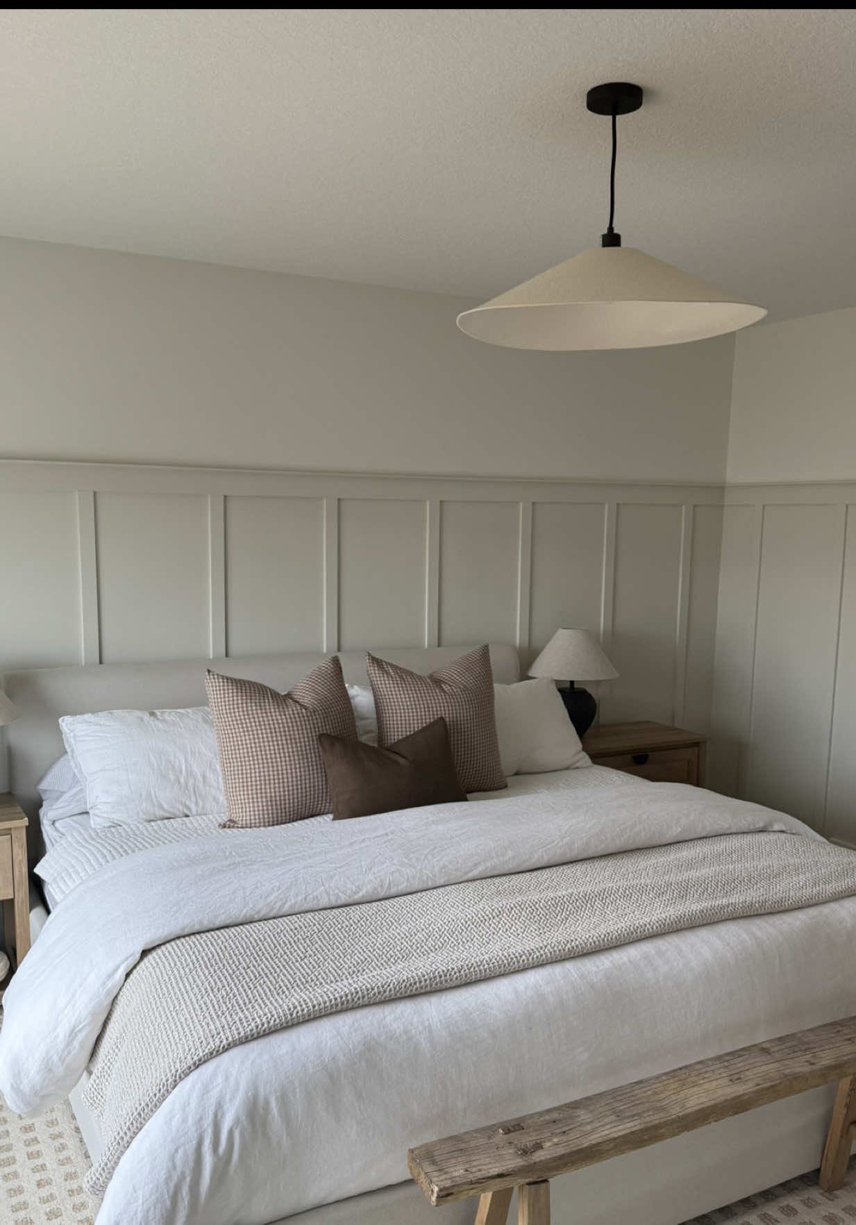 okay guys not all pillow inserts are created equal and so I’m here to tell you where to get them & how to get the perf pillow. Of course all pillows from my sisters shop!!! #pillows #homedecor #canadianhome #homeinspo #Home 