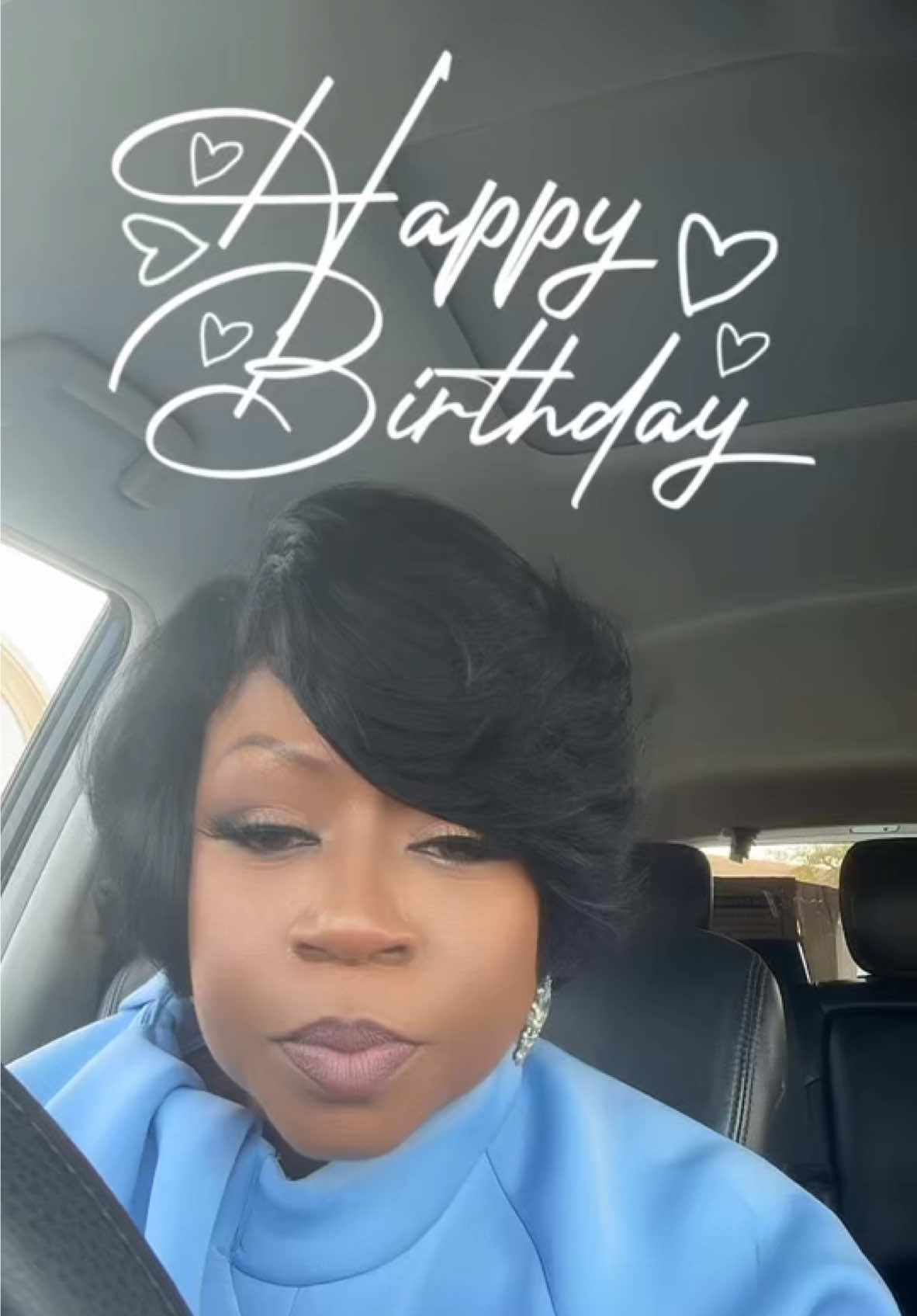 @fernandezoneal #happybirthdaytoyou #wifesingingtohusband 