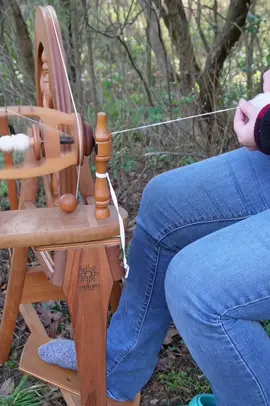 Spinning Hampshire wool on my ashford traditional #fiberart 