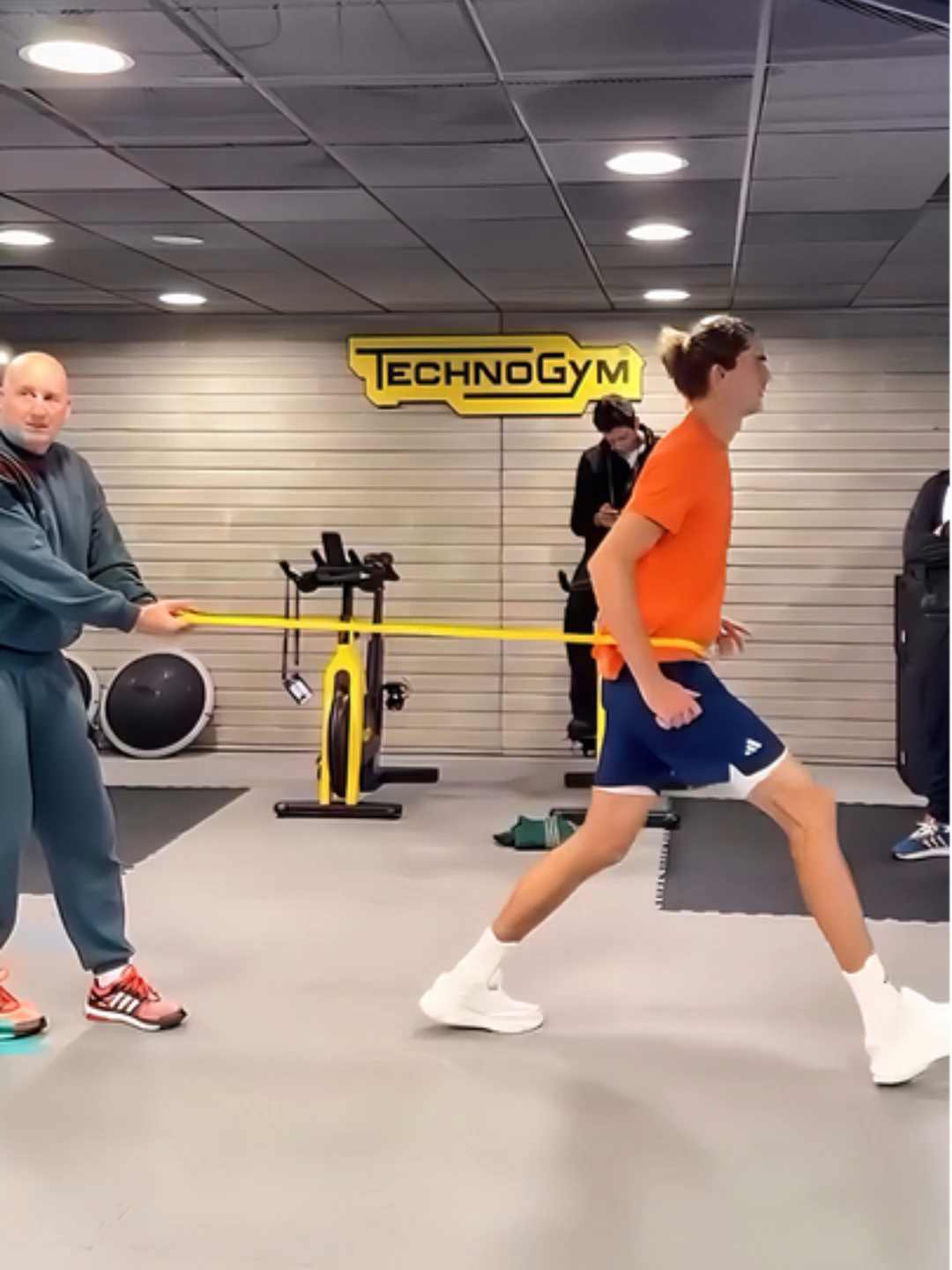 Alexander Zverev Leg Warm-Up Routine: Nitto ATP Finals 2025#tennistiktok🎾 #tennispractice #tennisplayer #athlete #tennistraining #tennis2025