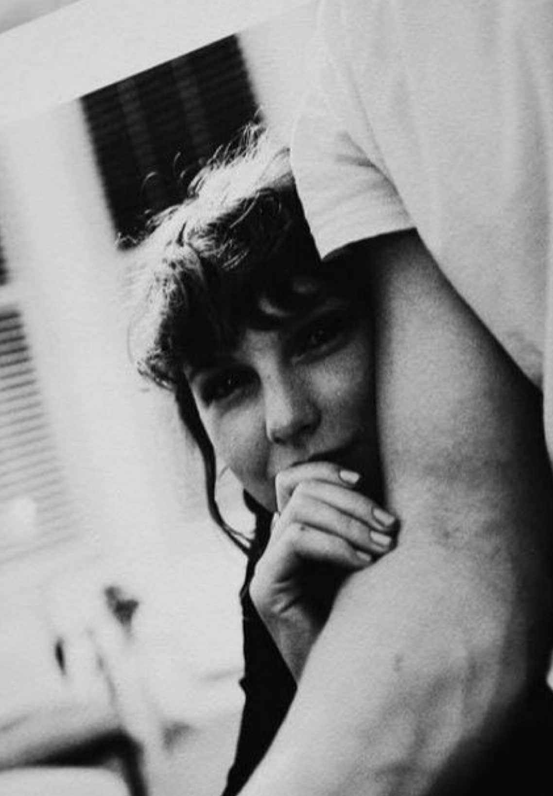 Acorda pra vida meu amor, valoriza o bonzinho que te valoriza!  #taylorswift #loml #thetorturedpoetsdepartment #tayloredit 