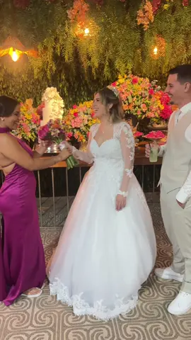 Essa trend não funcionou cmg 💔 #casamento #buquedanoiva #deuerro 