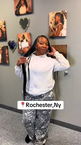 Braids loading… secure your spot 🤎 #rochesterny #rochesterbraider #braidersinrochester 