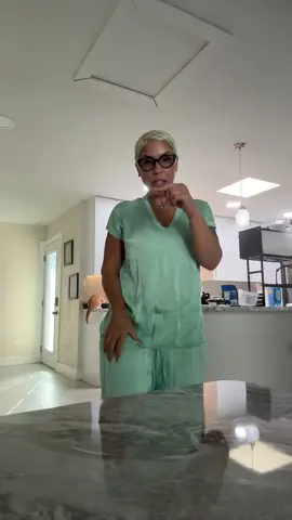 Este quiere que lo choque y yo no soy un palo yo soy el palitroque 🤯🥶#zonaceropodcast #lamagnifica @Eagle security international @La Tigresa2010 @Mercy’s Family Care Center LLC @richysinmiedo @tiaAngelinaCastro🇨🇺 @El Mesón de Super Machi @Consuelobabaokan @FMiamiF Chef_rafa @parque🛝Amelia9 @_protesiscapilarmiamifl_ @Yocubanisima 🇨🇺 