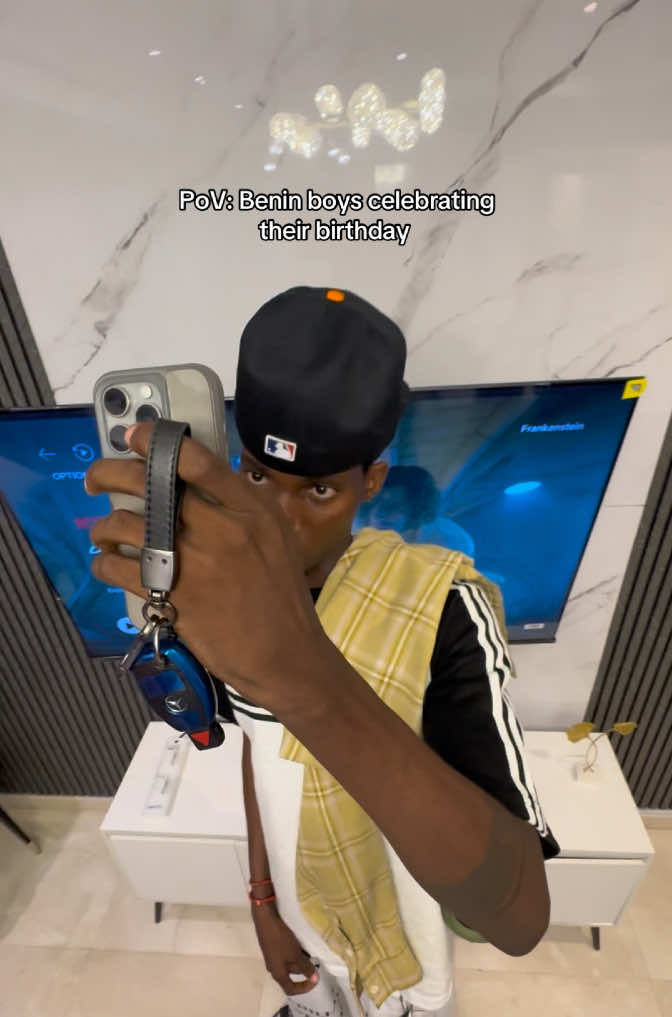 Benin boys celebrating their bd 🤣🤣🤣  W/: @Toxic_Angel🤘 @S⏱️T YUNGEEN @Ely Jay  #submarine #relatable #viralvideos #longetude #fyp 