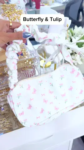 🎀 SUNDAY STEAL DROP 🎀:  These aren’t on the website yet 👀 so if you see one you love: 💬 Comment SOLD + Color or Style to claim 📩 I’ll DM you to send your invoice 💌 ⚡️This price is for today only! After midnight, all purses go back to full price! Don’t wait, loves secure yours before it’s gone 😍 #SundaySteals #StirOfBeauty #ShopSmall #PurseAddict