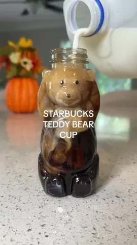 DIY Starbucks Teddy Bear cup 😄🐻☕️#starbucks #christmascoffee #starbucksteddybear #bearcup #bearista 