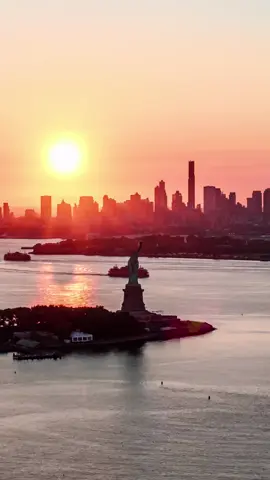Statue of Liberty shining sunrise. #newyork #sunrise #statueofliberty #nycsunrise #newyorker          