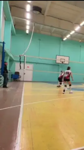 ХАХАХАХАХХА я не могла это не выложить... если, что это судья... #волейболт#судьюнамыло #дая