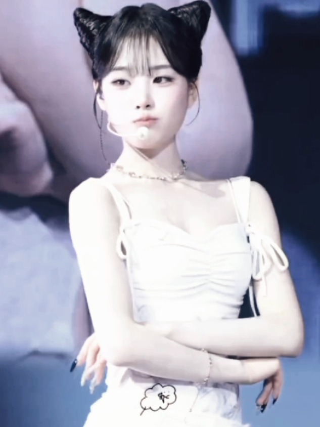 because she looks extremely cute with that hair😫 #tripleS #triples5thgenleaders #5thgen #httpsohyun #jiyeon 