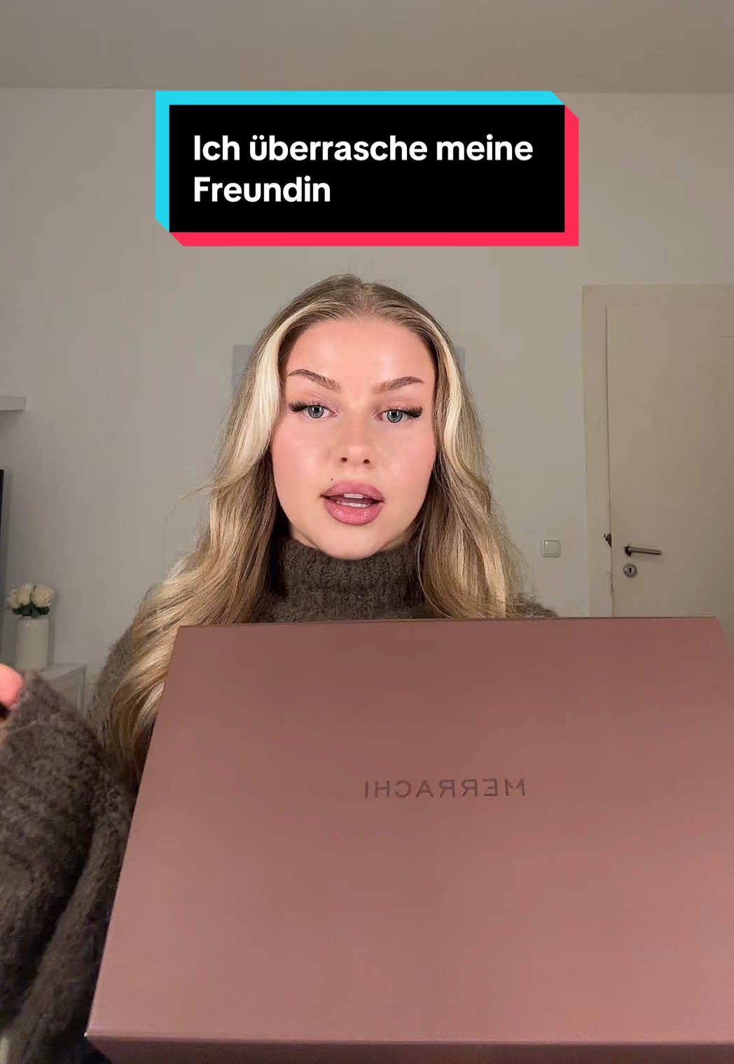 Nichts macht mich glücklicher, als Menschen, die ich liebe, eine Freude zu machen. @Mounaallm 🤍 #fyp #hijab #merrachi #friends #giftsforher 