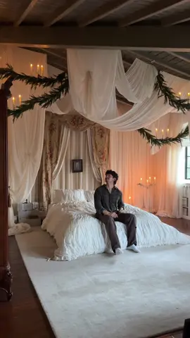 Part 1 of decorating my apartment for Christmas 