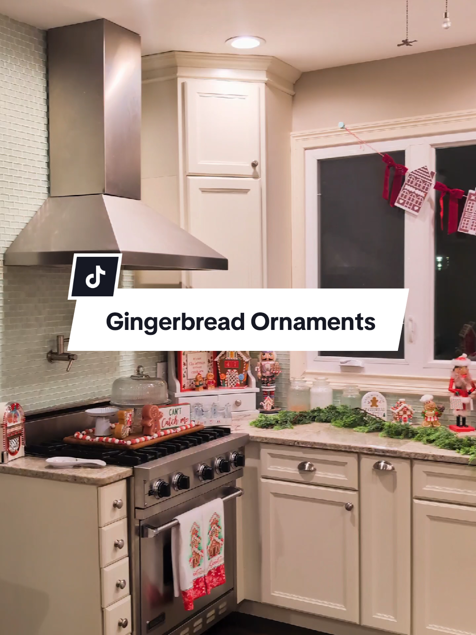 Gingerbread Christmas lovers, these gingerbread ornaments are for you 😍😍😍 #Gingerbread #Christmas #Tiktokshopblackfriday  #Tiktokshopcybermonday  #TikTokshopholidayhaul 