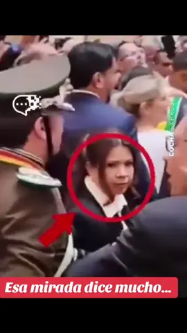 La extraña reacción de la esposa del Capitán #edmanlara en la posesión de Mando no ha dejado indiferente a nadie 😎😱 #bolivia #rodrigopazsenador🇧🇴 #esposadelcapi 