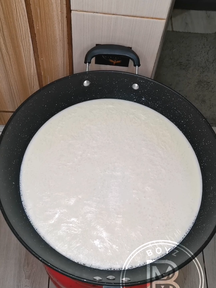 Have you ever wondered what happens when you boil milk until it loses all moisture? I have been nominated in Tiktok Awards 2025 Sub-Saharan Africa in the category Food Creator of the Year, voting is in motion ending on 14th November. You can vote once a day every day link in biography #boyzmakekii #FoodTikTok #tiktokawardsssa 