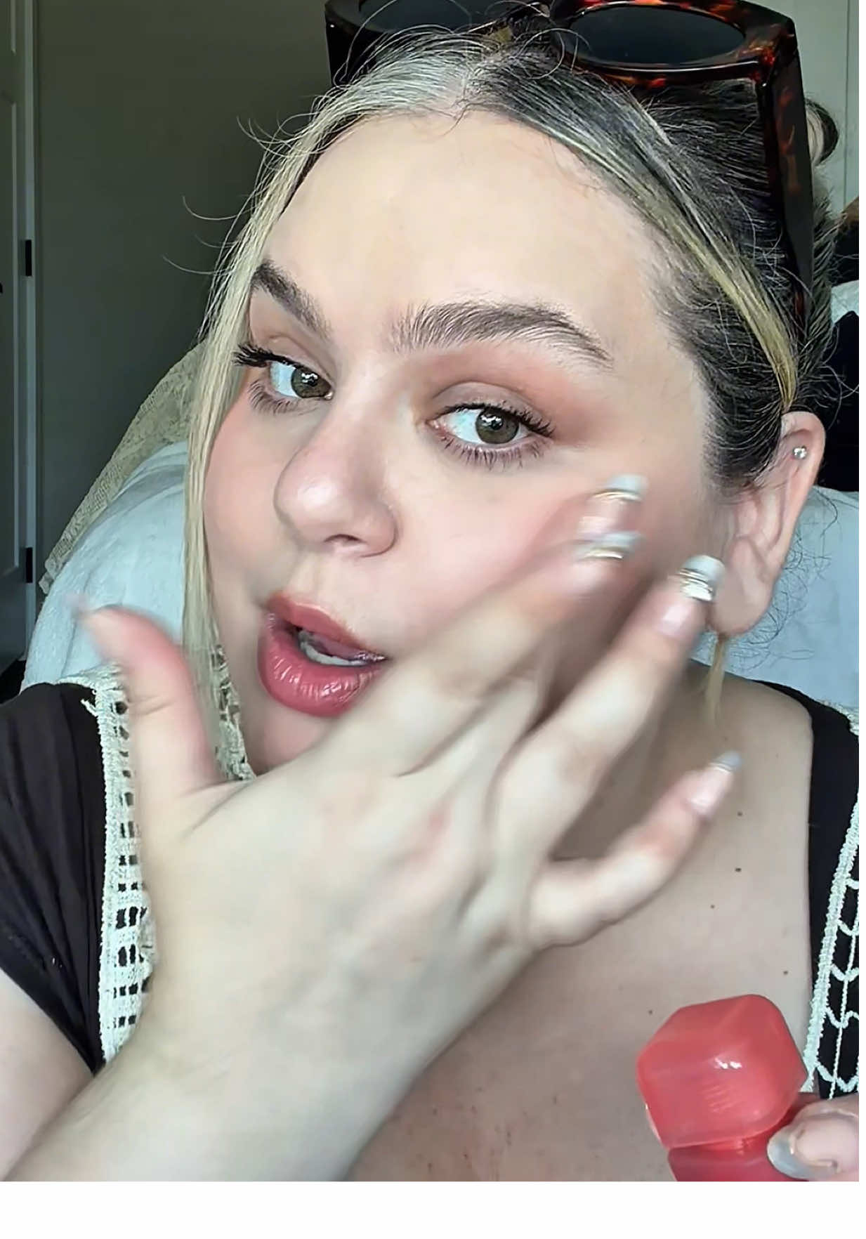 A little bit of this so I can look my best while disconnected #elmontegetaway #tiktokshopcybermonday #cleangirlmakeup 