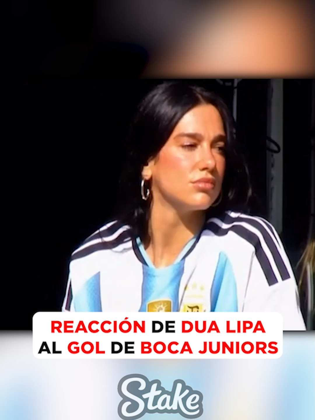 DUA LIPA FESTEJA EL PRIMER GOL DE BOCA CONTRA RIVER #dualipa #riverdale #labombonera #bocajuniors #davoxeneize #lacobraaa #argentina #kick