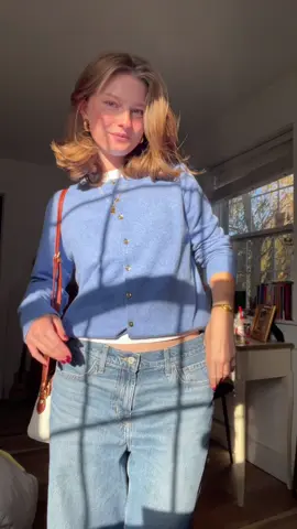 White tee under cardigan>>>>