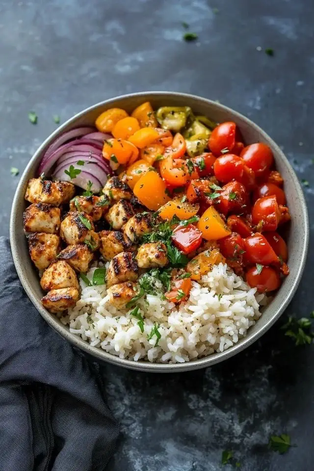 🥗 Mediterranean Bowl Love 🌿 Fuel your body the anti-inflammatory way 💫 loaded with colorful veggies, healthy fats, lean protein, and fiber-rich grains. The Mediterranean diet is known to reduce inflammation, support heart health, and balance hormones naturally. Every bite helps fight oxidative stress and nourish your body from the inside out ✨ #AntiInflammatoryFoods #MediterraneanBowl #EatForLongevity #ReNewNutrition #HealthyLifestyle 