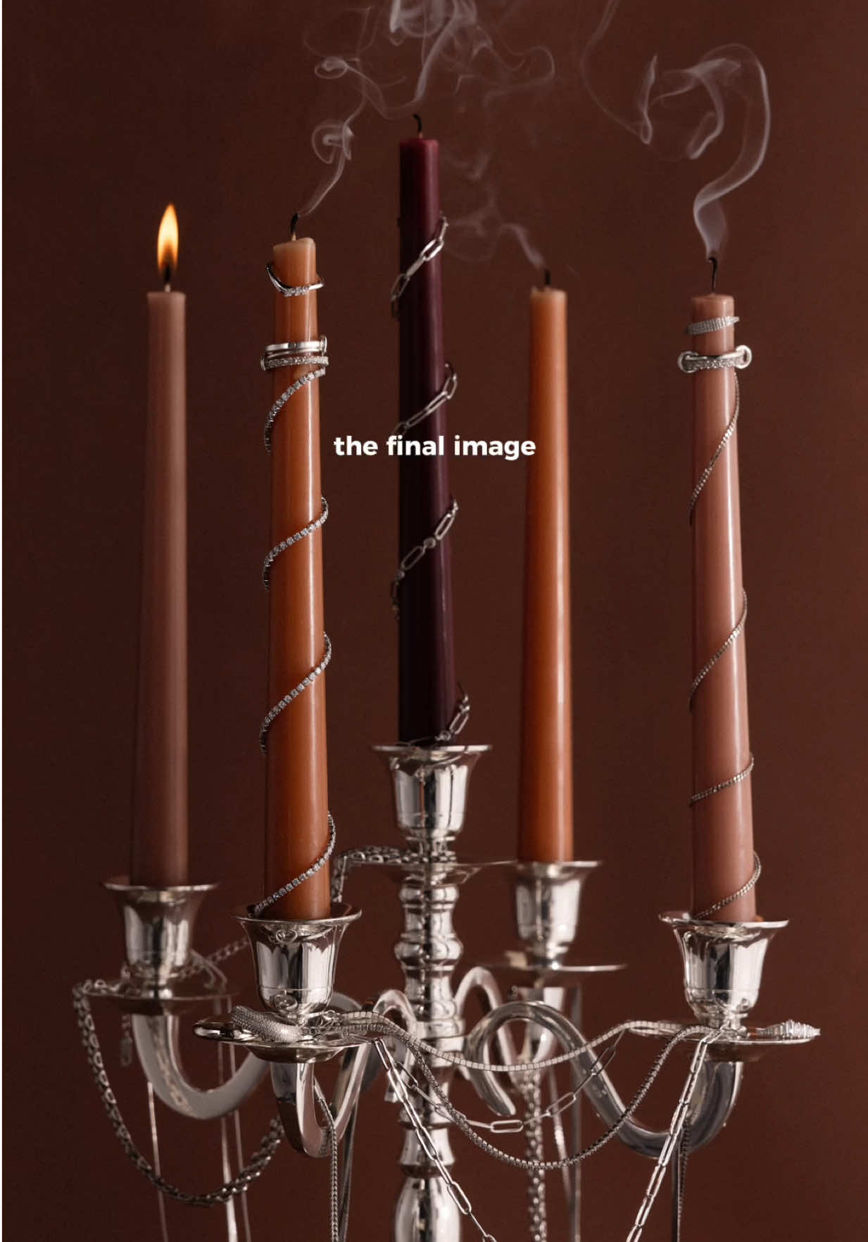 Our fall & winter content is in full swing🕯️🍁 #jewelry #silverjewelry #jewelrydisplay #photoshoot 