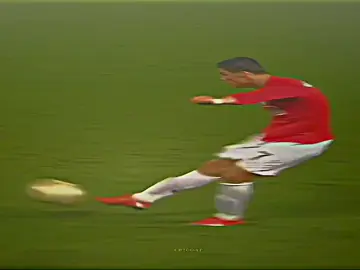 اقوه تسديدات كرستيانو رونالدو شاهد 🦇🚸 .  .  .  . #.. #صاروخخخخخ☠️ماديرا🚀🔥  #تيم_مصممين_الرافدين💎  #تيم_اساطير_الدفاع_🔥👿 #كرة_القدم_عشق_لا_ينتهي👑💙 #اقوى_تدخلات_مدافعين😲🤯 