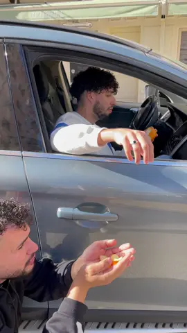 Ceux qui donnent 1€ par 1€ 😂😂😂✅✅✅ ! 