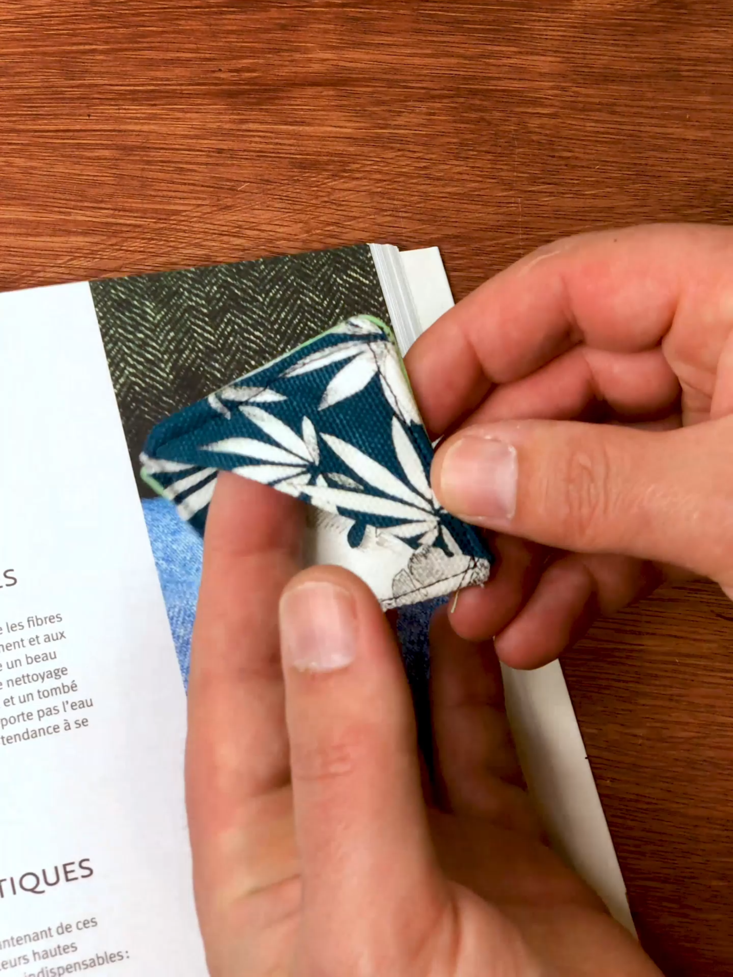 Quelques chutes de tissus pour coudre cet accessoire bien pratique !