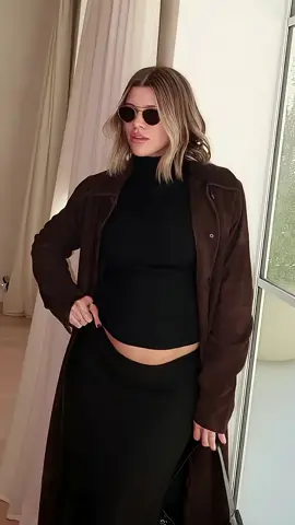 Sofia Richie Shares Rare Family Photos as She Celebrates Elliot Grainge_s 31st Birthday