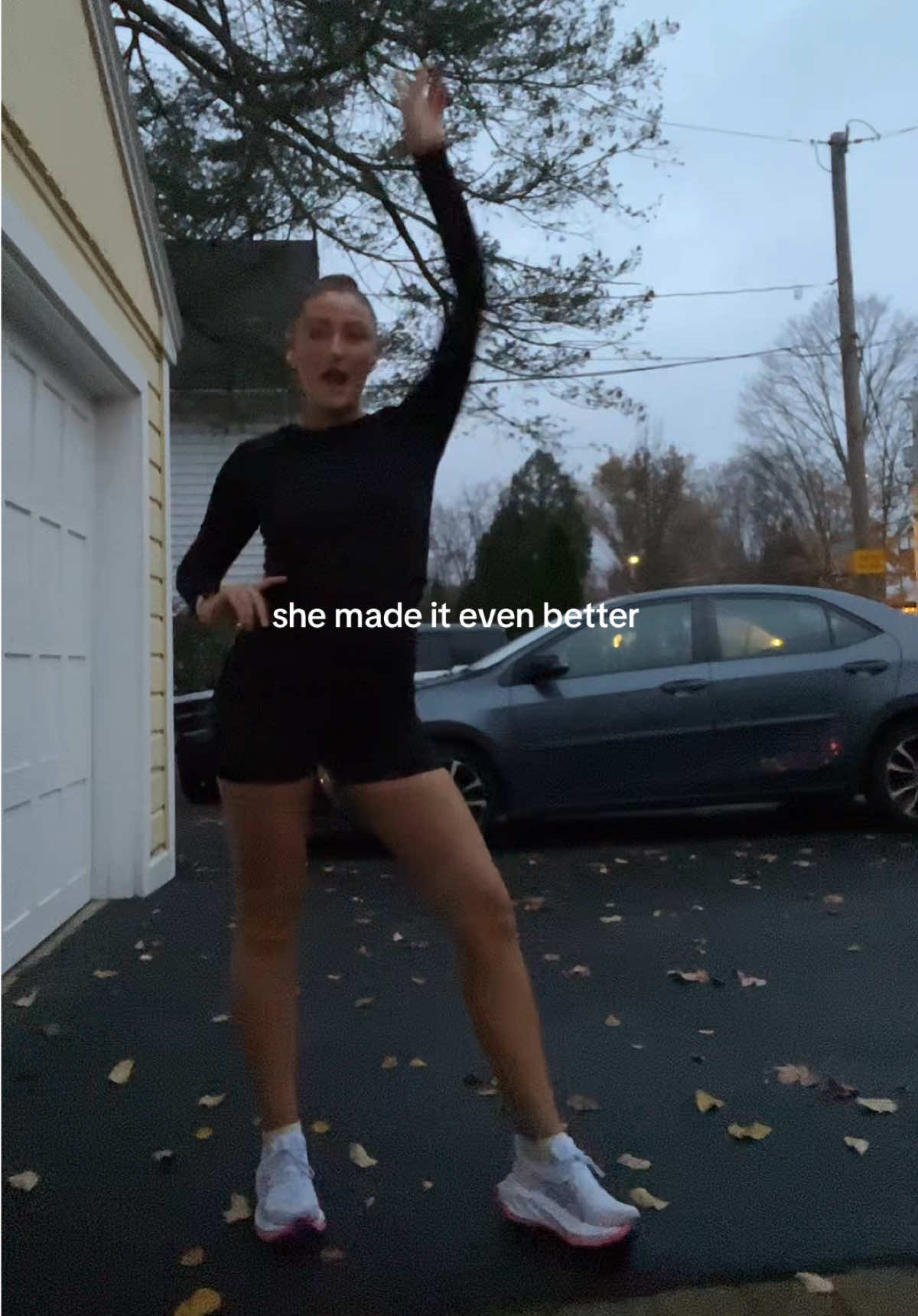 LOASG acoustic rainy dark run vibe mhm #elizabethtaylor#marathontraining 