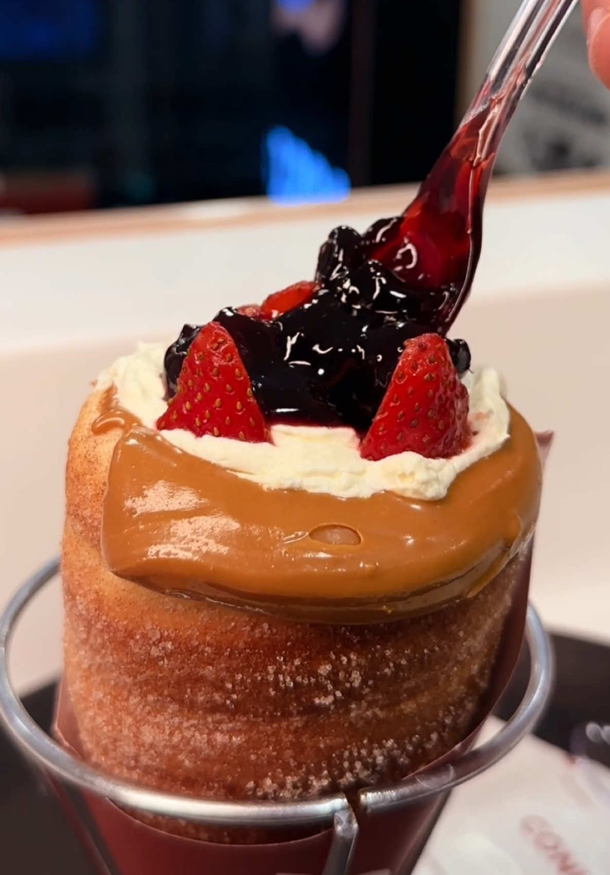 Heaven has a flavor, and it’s this.😍#conutlb #chimneycake #kurtoskalacs #fyp #تشمني_كيك 